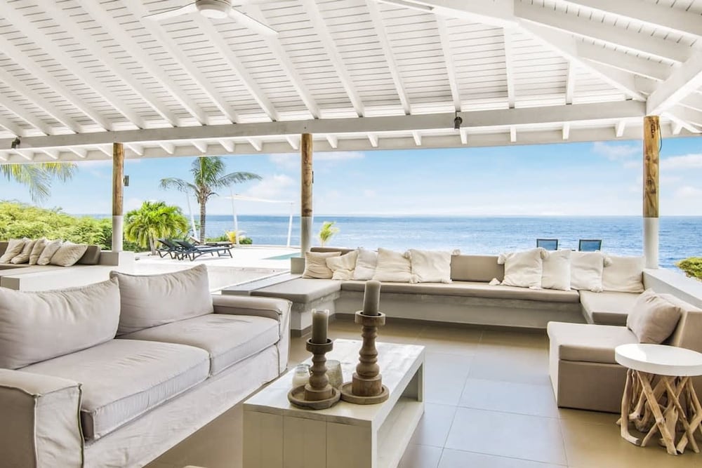 Kas di So o Ocean Front Luxury Villa