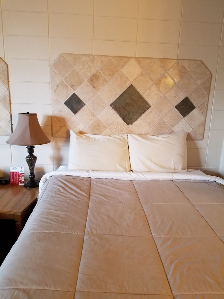 Dickinson Vacations - 1026 Oasis Inn - Property Image 3