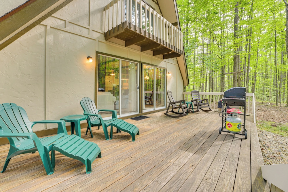 Woodsy A-frame Cabin w/ Lakes of the North Access