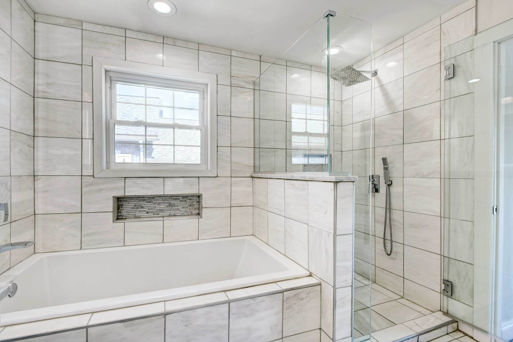 Updated Baltimore Home 8 Mi to Downtown! - Property Image 16