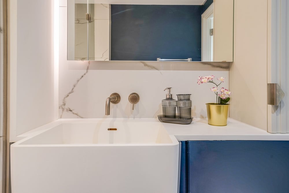 Central London Stay in Vauxhall With Balcony