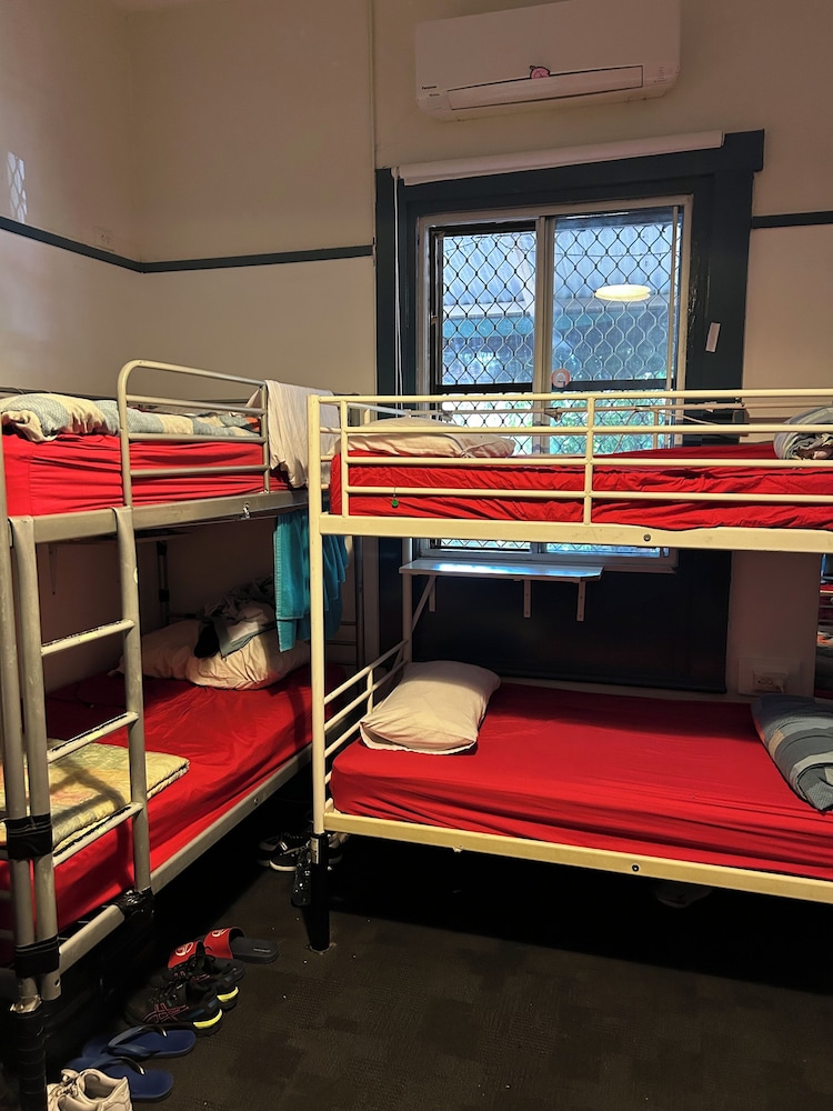 The Shiralee - Hostel
