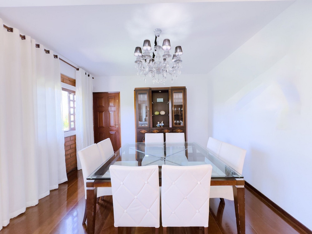 Casa de Luxo 2500m na Granja Viana