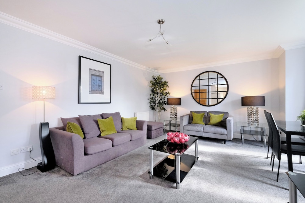 Spacious 3 Bed in Aberdeen's Westend