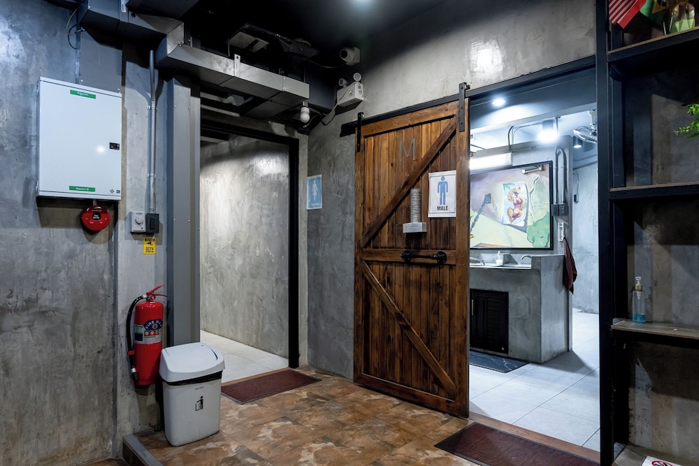 Vibes Hostel Bangkok