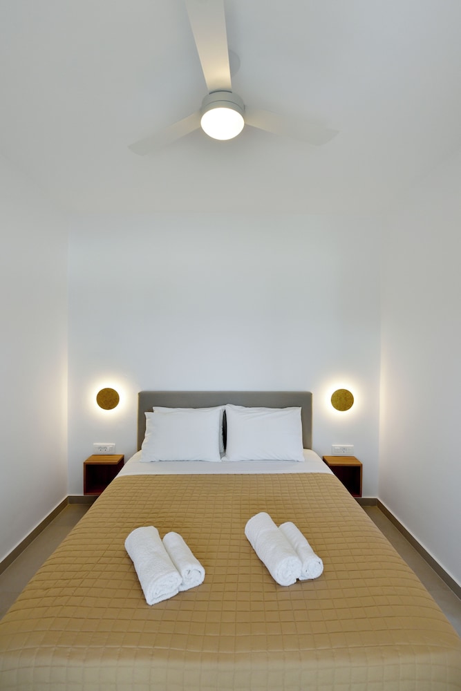 GIOURGAS STUDIOS & APARTMENTS