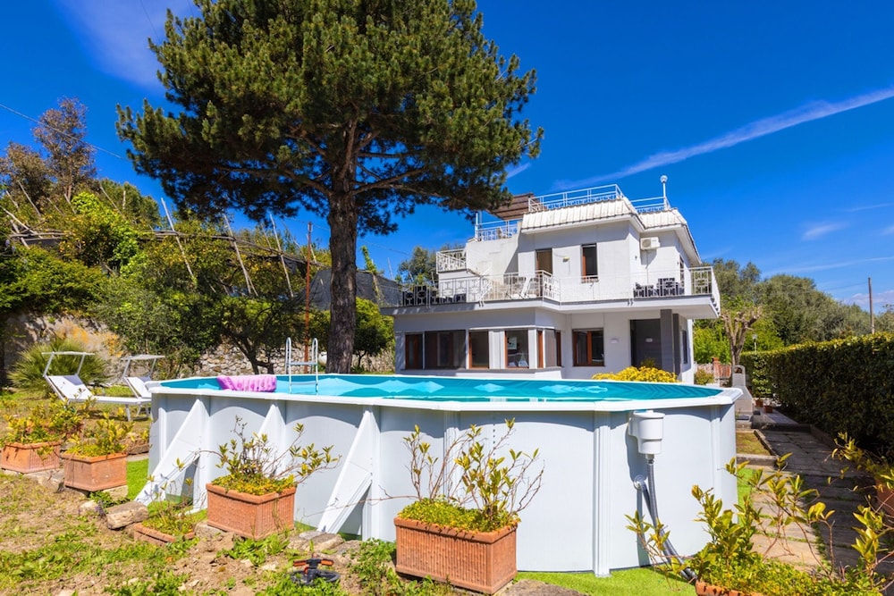 Estate4home - Villa Louise