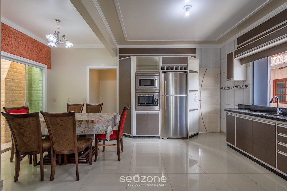 Houses Near Beto Carrero World - REK