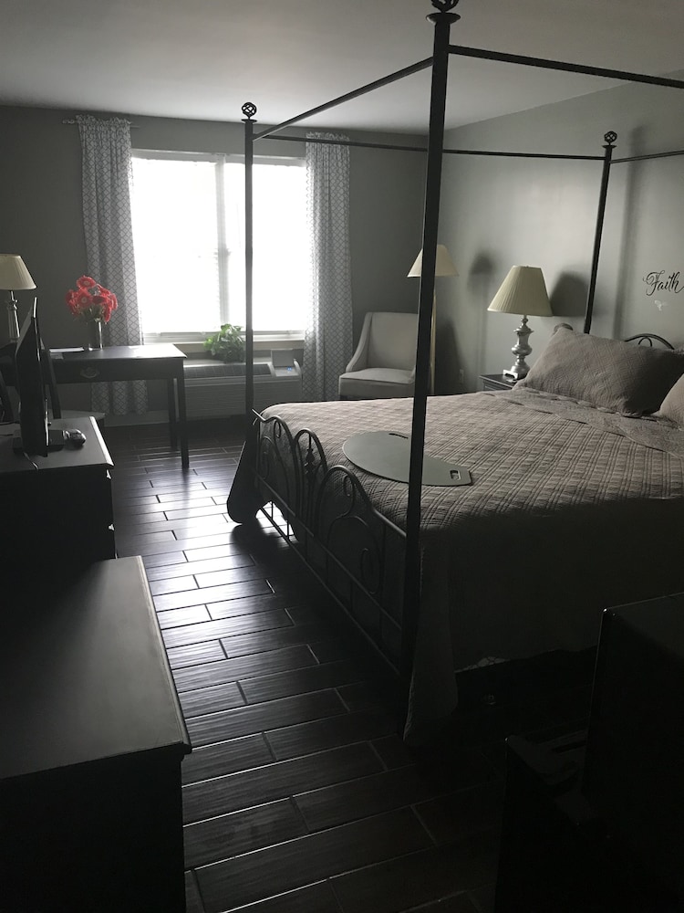 French Quarter Inn