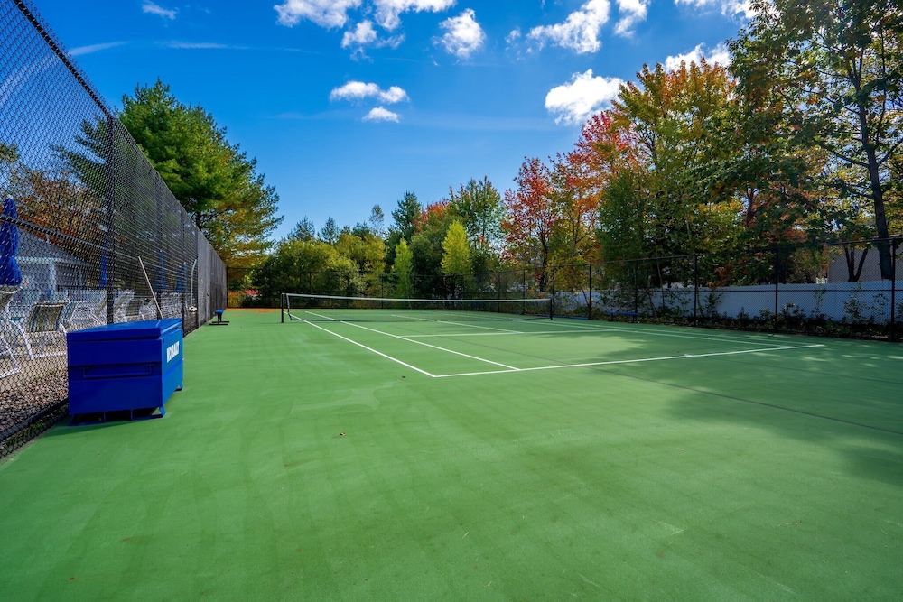 Pool Hot tub Pickleball Sauna Games & More