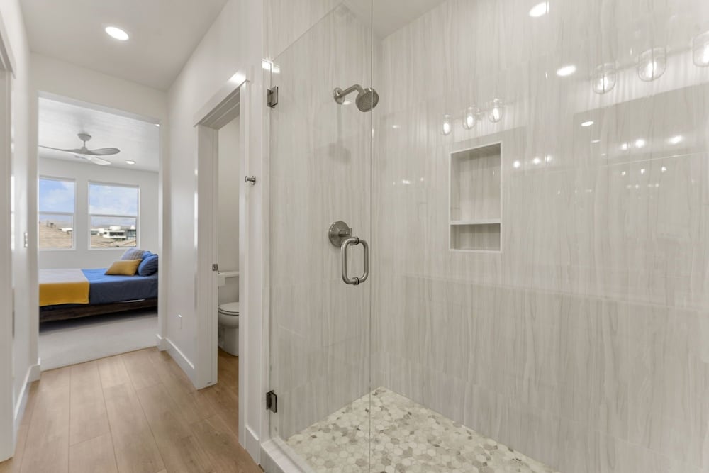 St. Gorgeous 3 Bedroom Condo