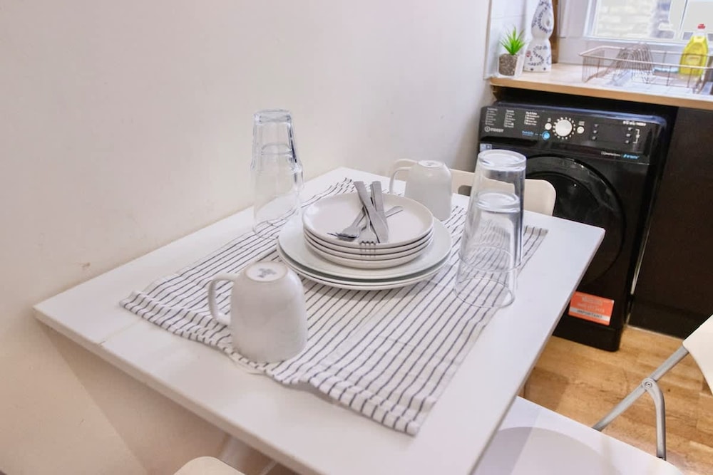 Cosy Spacious 2 Double Bedroom- Central Fulham