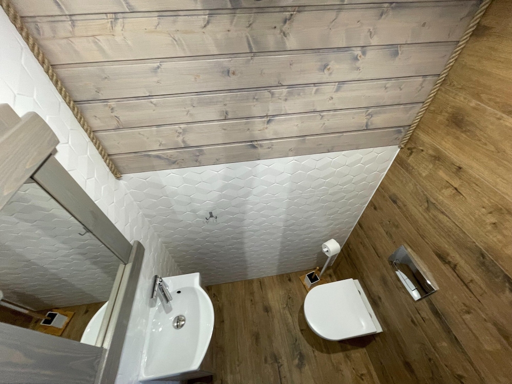 Holiday Homes Near the Beach, Sauna, Jacuzzi