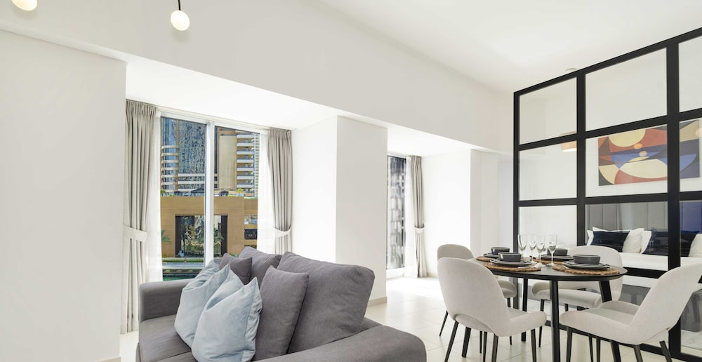 LUX The Cayan Superior Suite 2