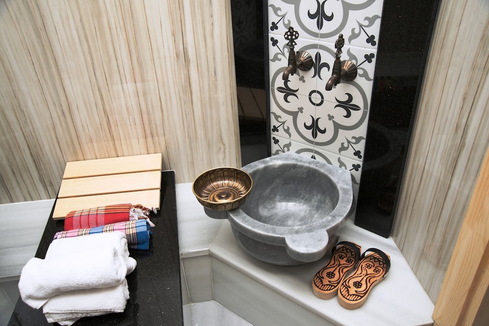 Cube Suitler - Image 62