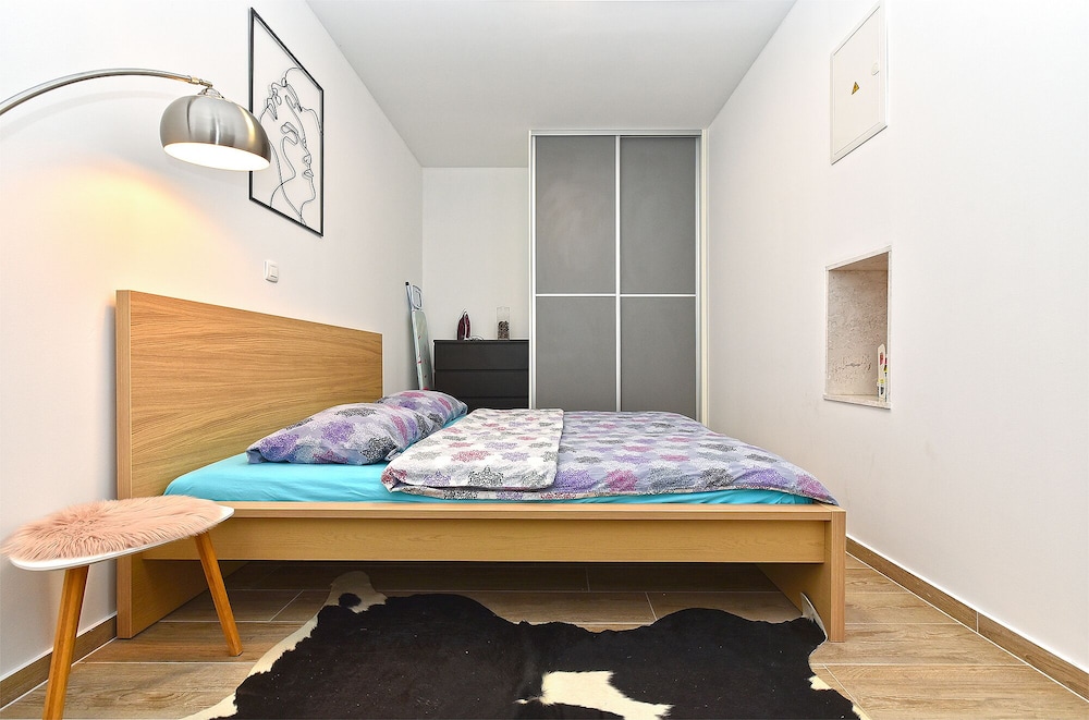 House 1411 view 3