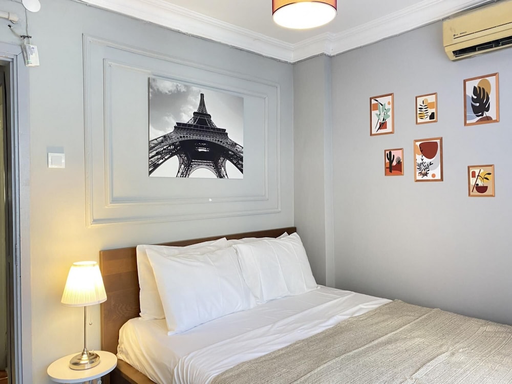 Charming Flat With Balcony in Sinanpasa Besiktas