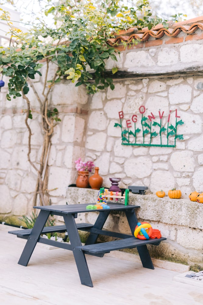 Begonvil Butik Otel by Aliki Alacati