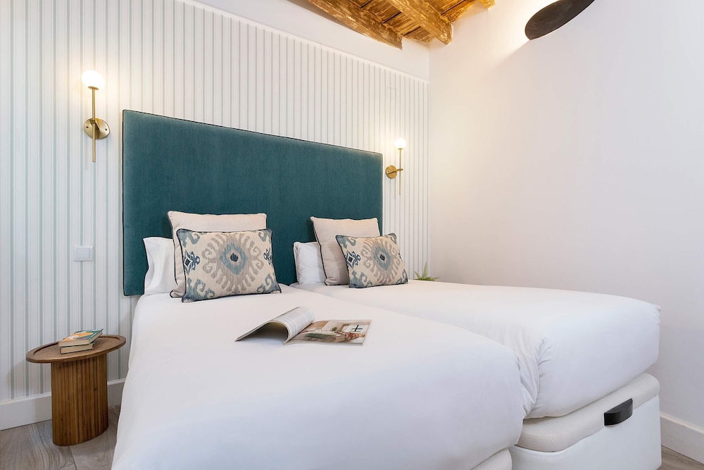 Beatiful Quiet 2Bd Apartment 5 min From the Cathedral Padre Marchena IV