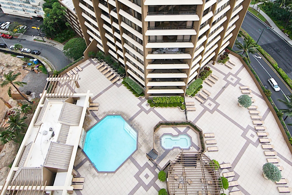 Discovery Bay 2308 1 Bedroom Condo by RedAwning