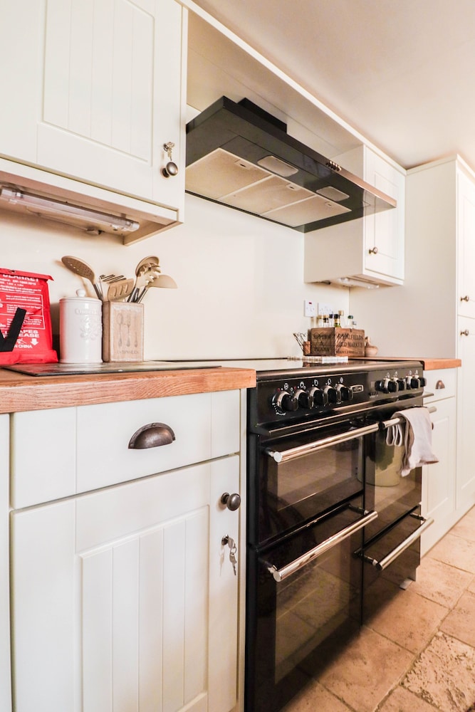 Charming Period Cottage With Free Wifi
