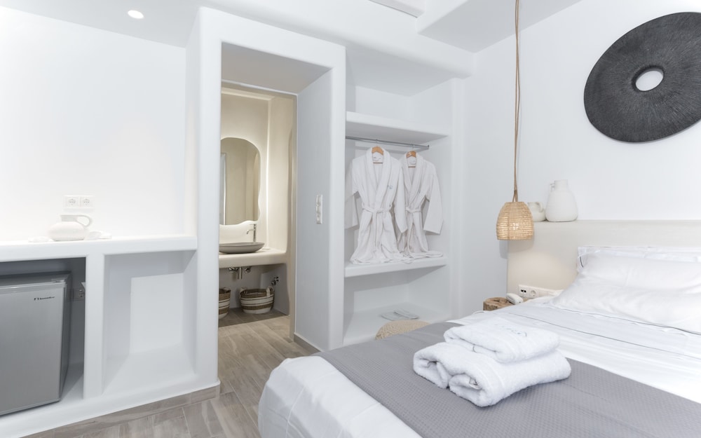 Iliada Suites - Adults only photo 3