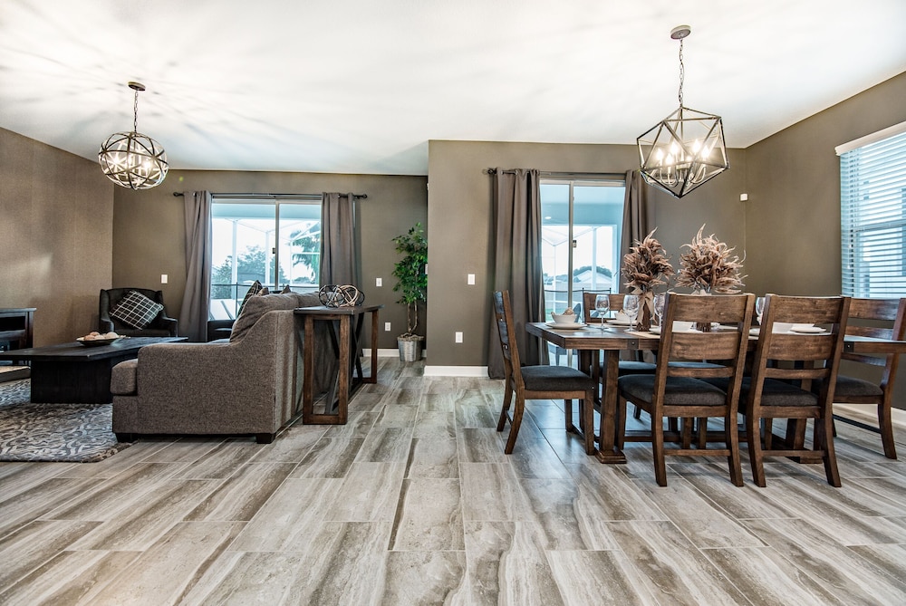 6 Bedroom Villa W Private Pool & Game Room - Image 2