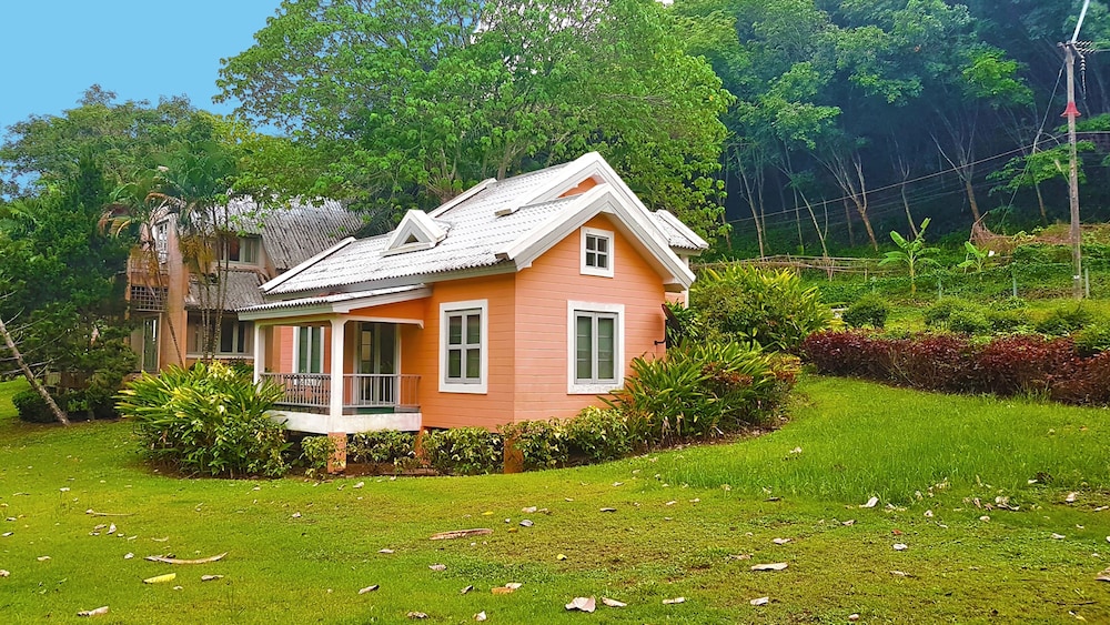 Brookside Valley Resort