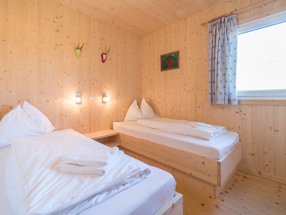 Chalet in Sankt Georgen on Ski Slopes