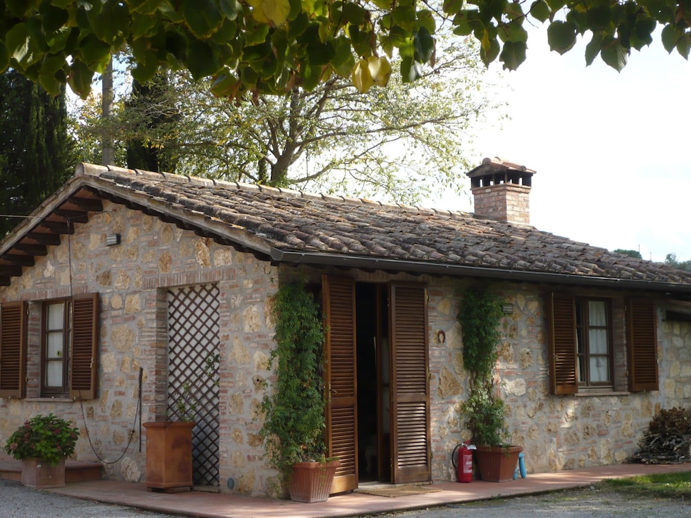 Cottage In The South Of Tuscany view 2