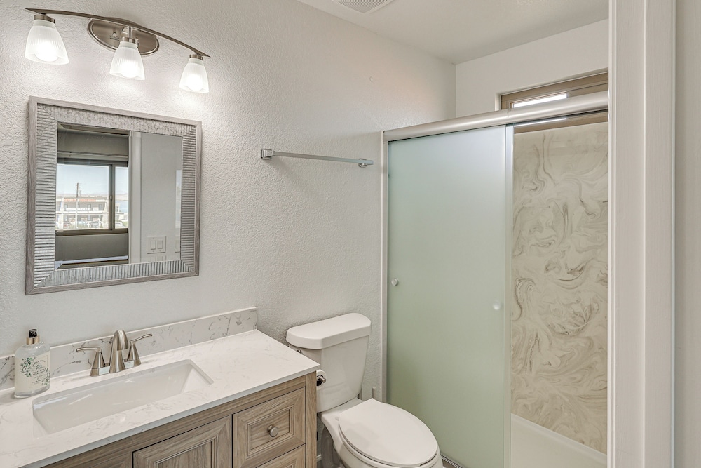 1 Mi to Lake Havasu: Outdoor Rec Hub w/ Views!