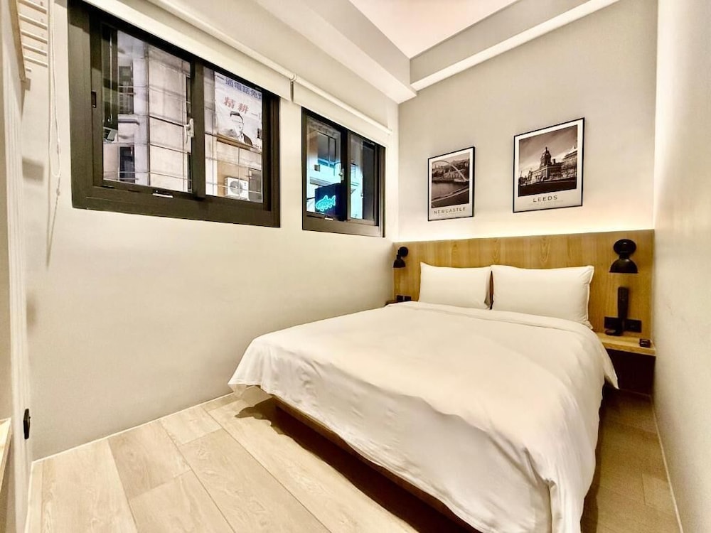 N2 Hotel