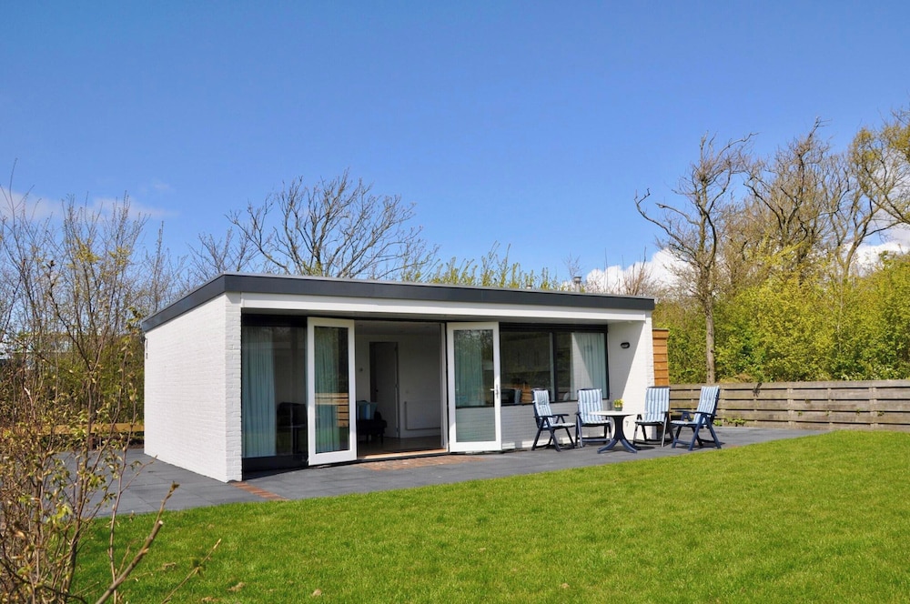 Bungalow in Callantsoog Near Sandy Beaches