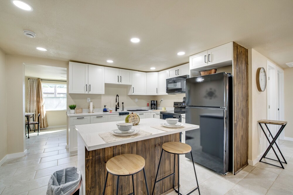 2 Mi to Gulf! Pet-friendly Home in New Port Richey