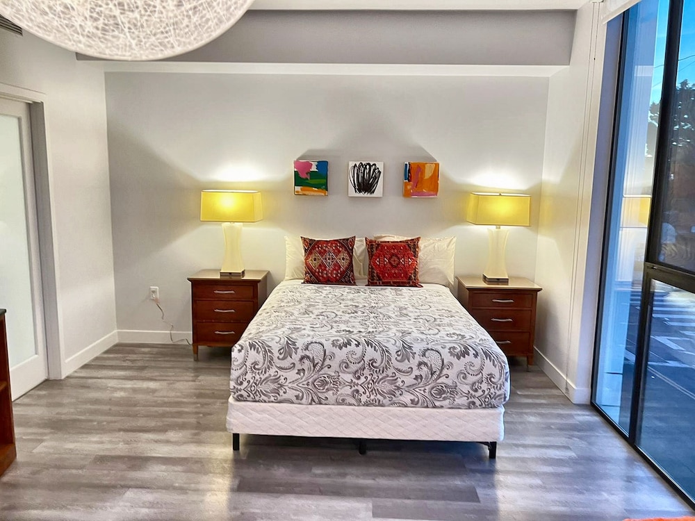 Melrose Rooftop Boutique Residences
