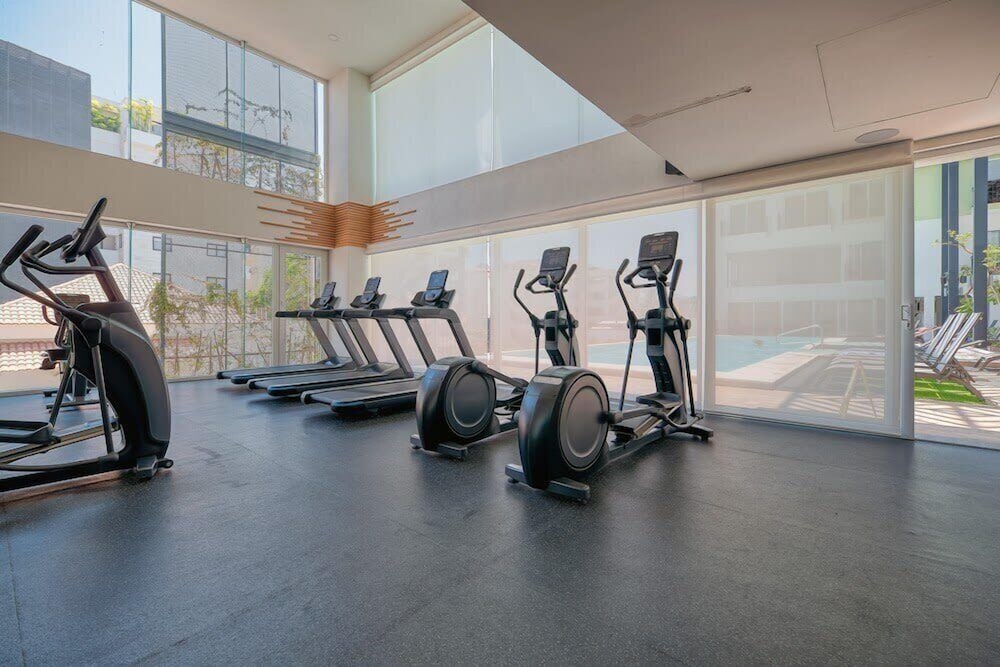 Cozy 1Br Apt - Pool - Gym - 2 Min to the Beach