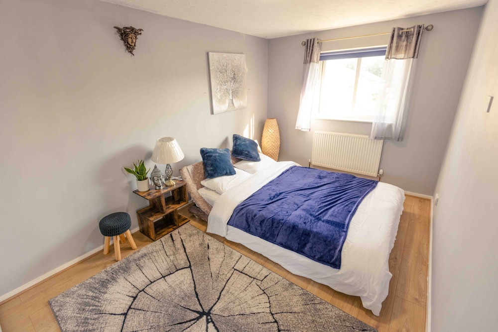 3 Bedrooms - Sleeps 8 - Wifi - 3 Car Parking