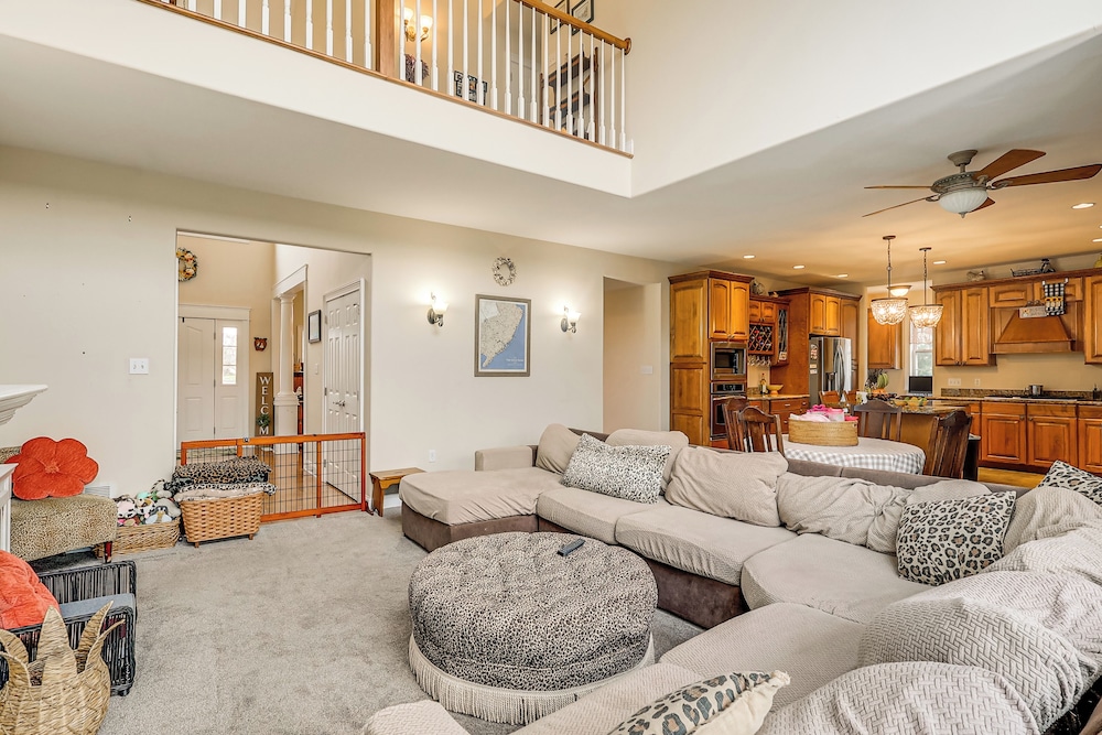 3 Mi to Shore: Spacious Gem w/ Yard in Cape May