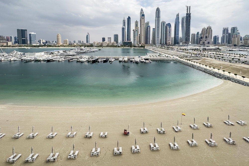 Glamorous 3BR with Marina view