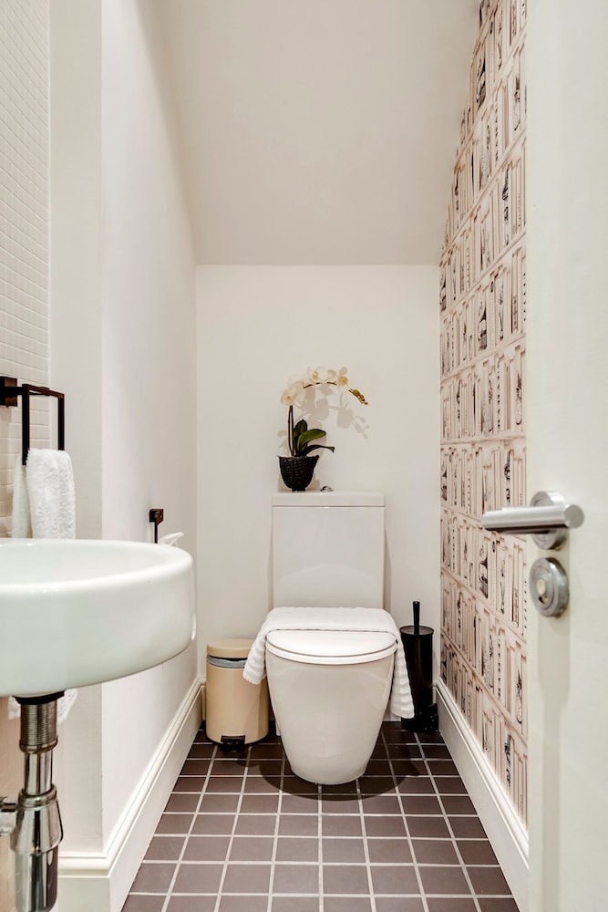 Luxe 4-bed Mews Home - 10 min to Harrods