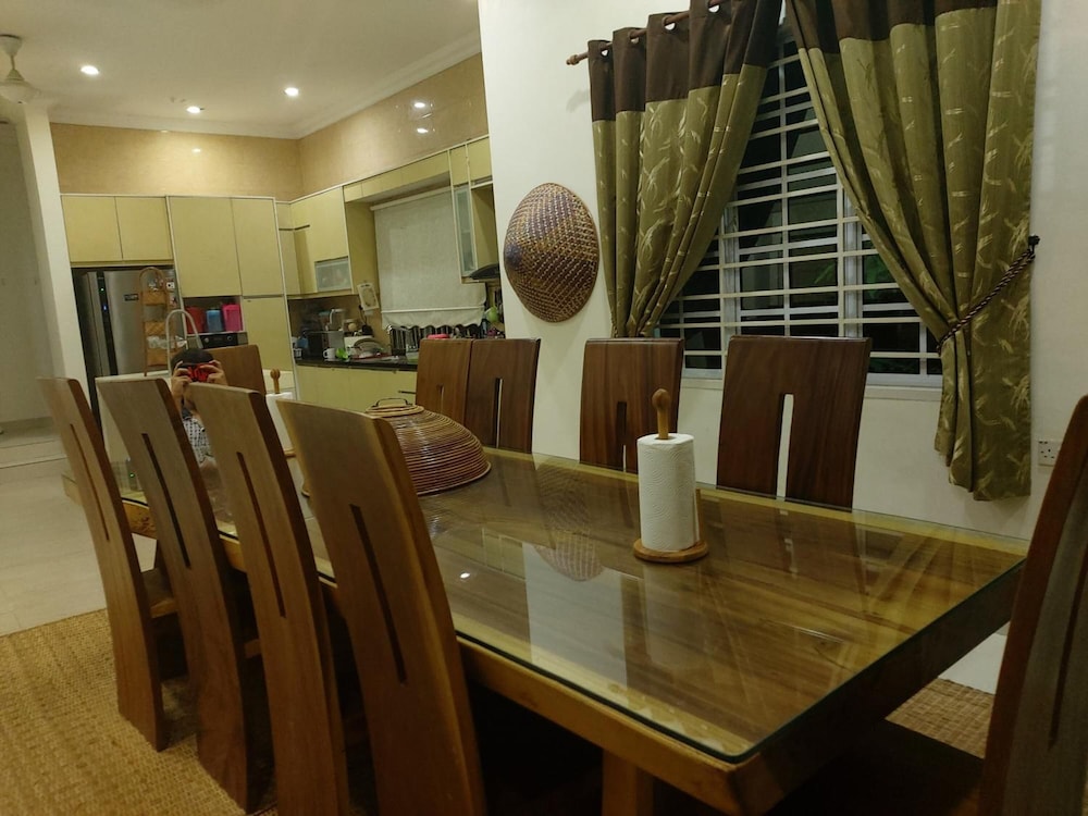 Villa Solihin