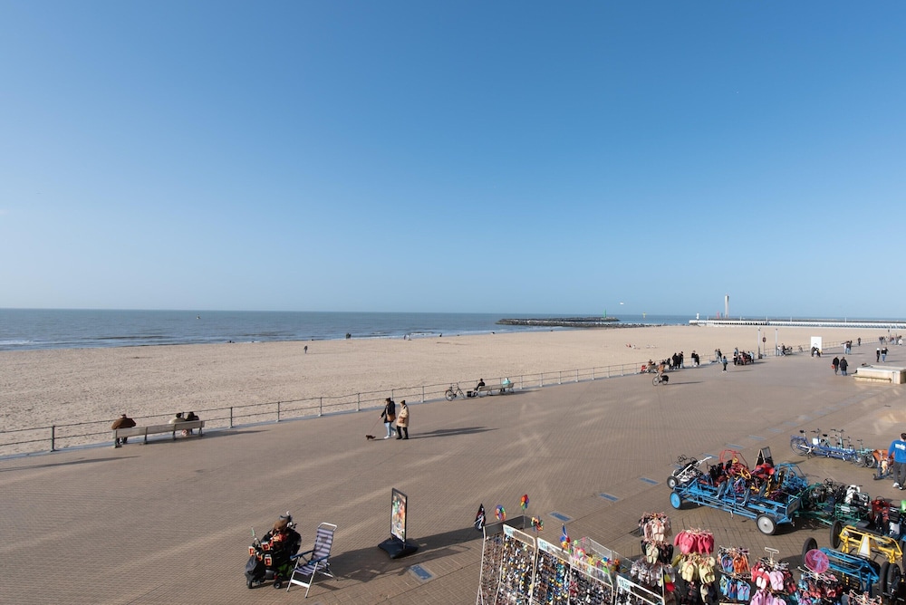 Vintage Apartment With sea View in Ostend