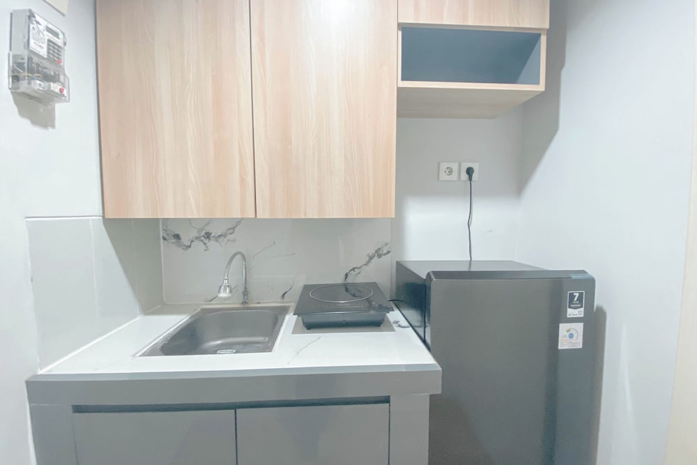 Good And Simple Look 1Br At Amartha View Apartment
