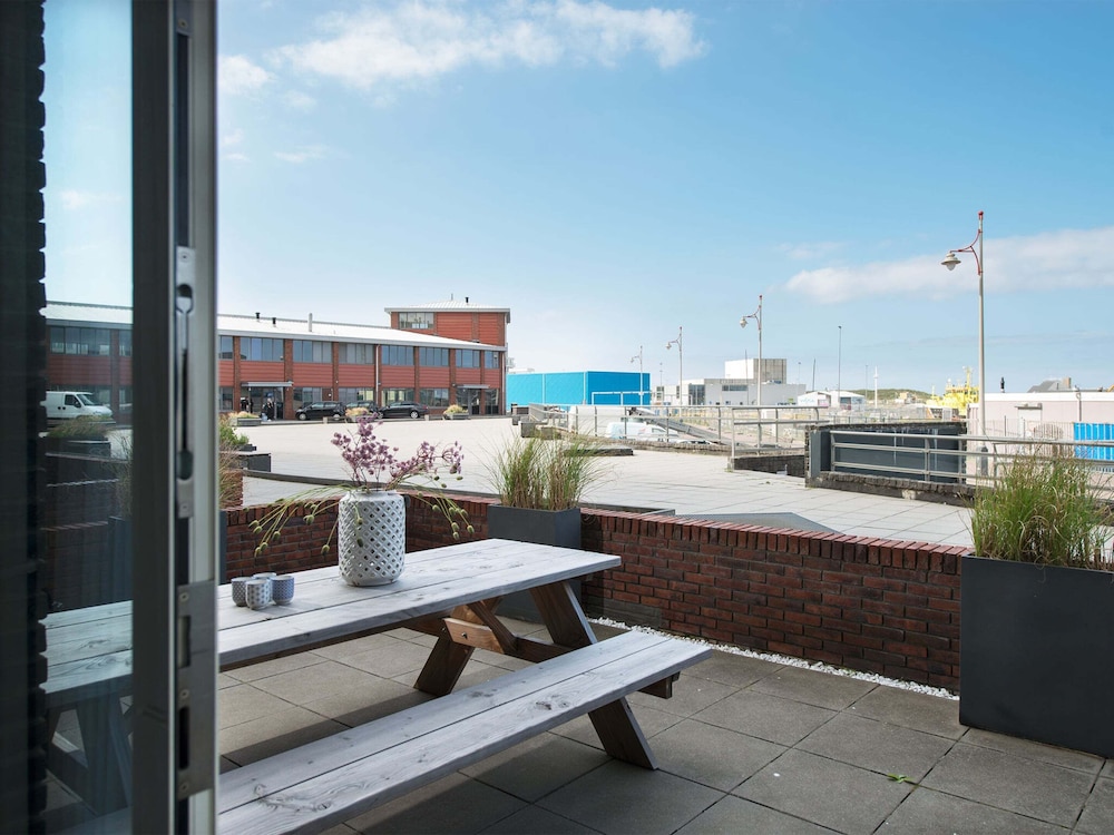 Appealing Apartment in Den Haag With Balcony