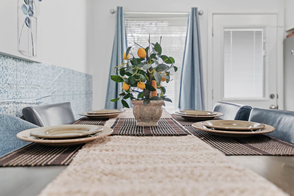 Cozy Spacious Allergy Friendly Retreat - 4BR