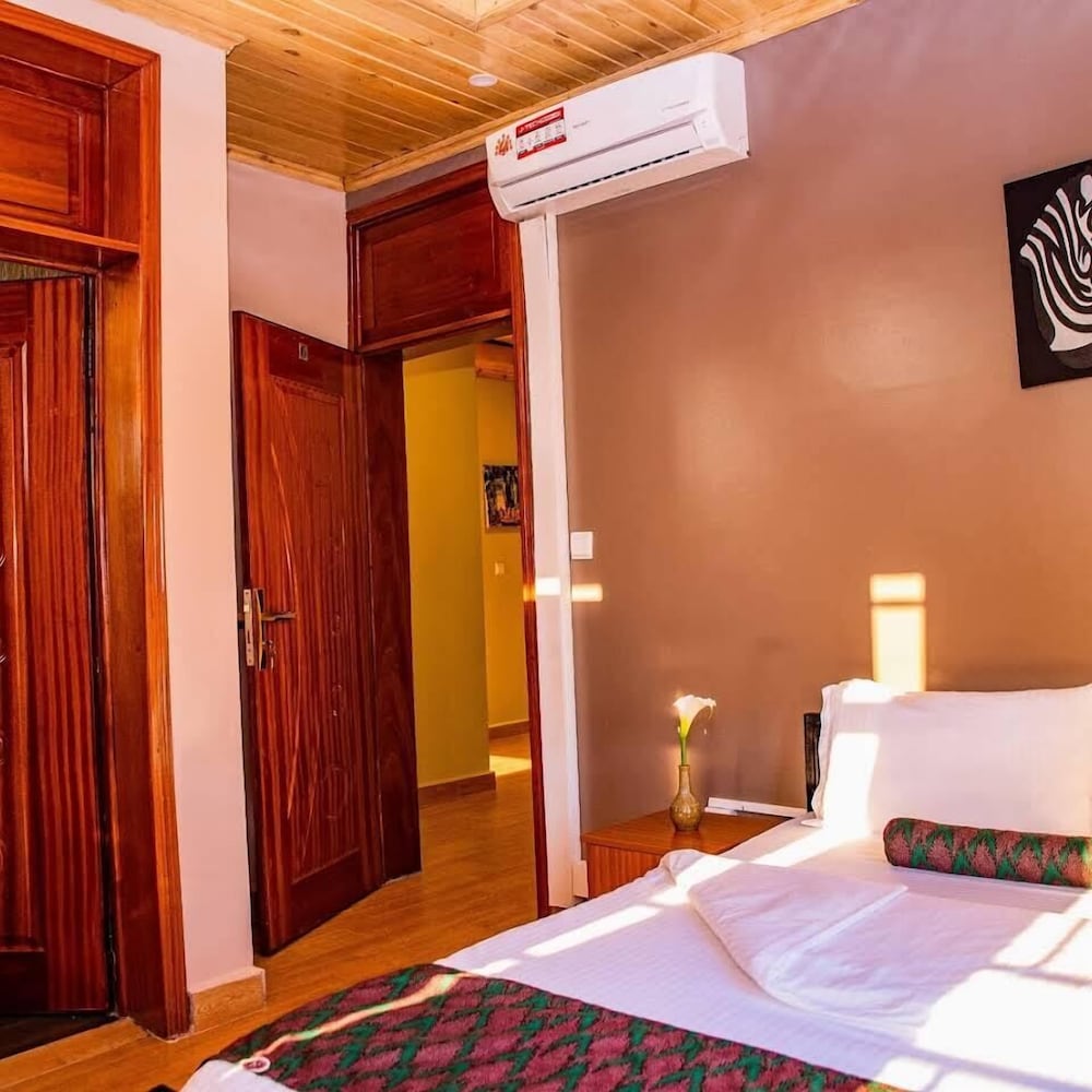 Konga Hotel Kigali view 4