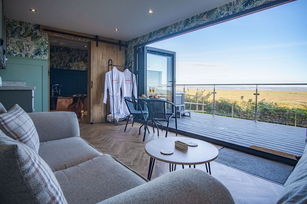 Langland Bay Lookout - Cabin - Landimore view 2