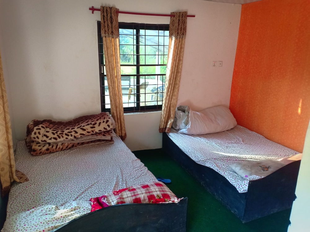 Begnas Lake front guest house