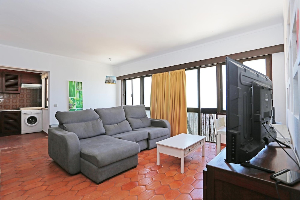 V 02 - Apartment 2 in Seacliff Albufeira