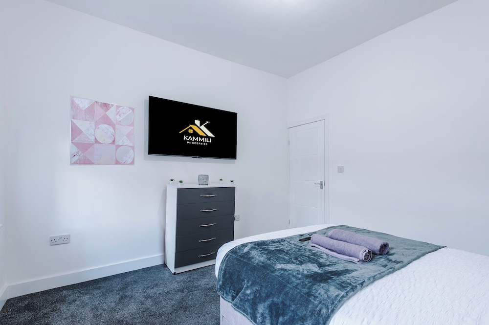 Cosy 2 bed house - 15 minutes from City